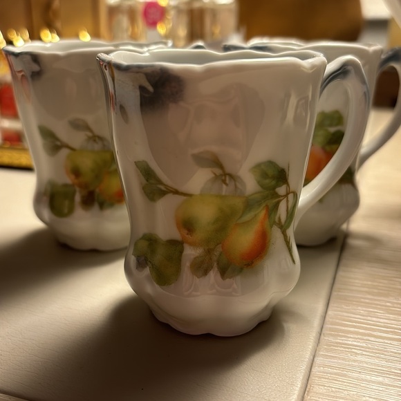 A pitcher and six mugs - Picture 3 of 4
